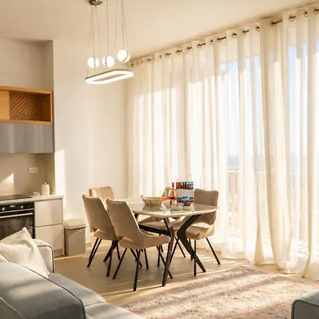 Sun Lit Sea View Apartment-green Coast 104c Himarë